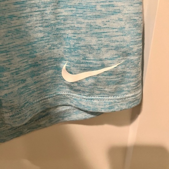 Nike tee - Picture 3 of 4